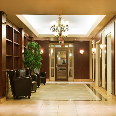 Holiday Inn & Suites Lloydminster By Ihg Bagian luar foto