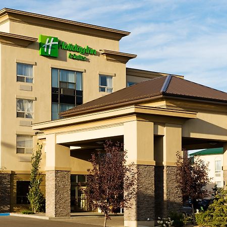 Holiday Inn & Suites Lloydminster By Ihg Bagian luar foto