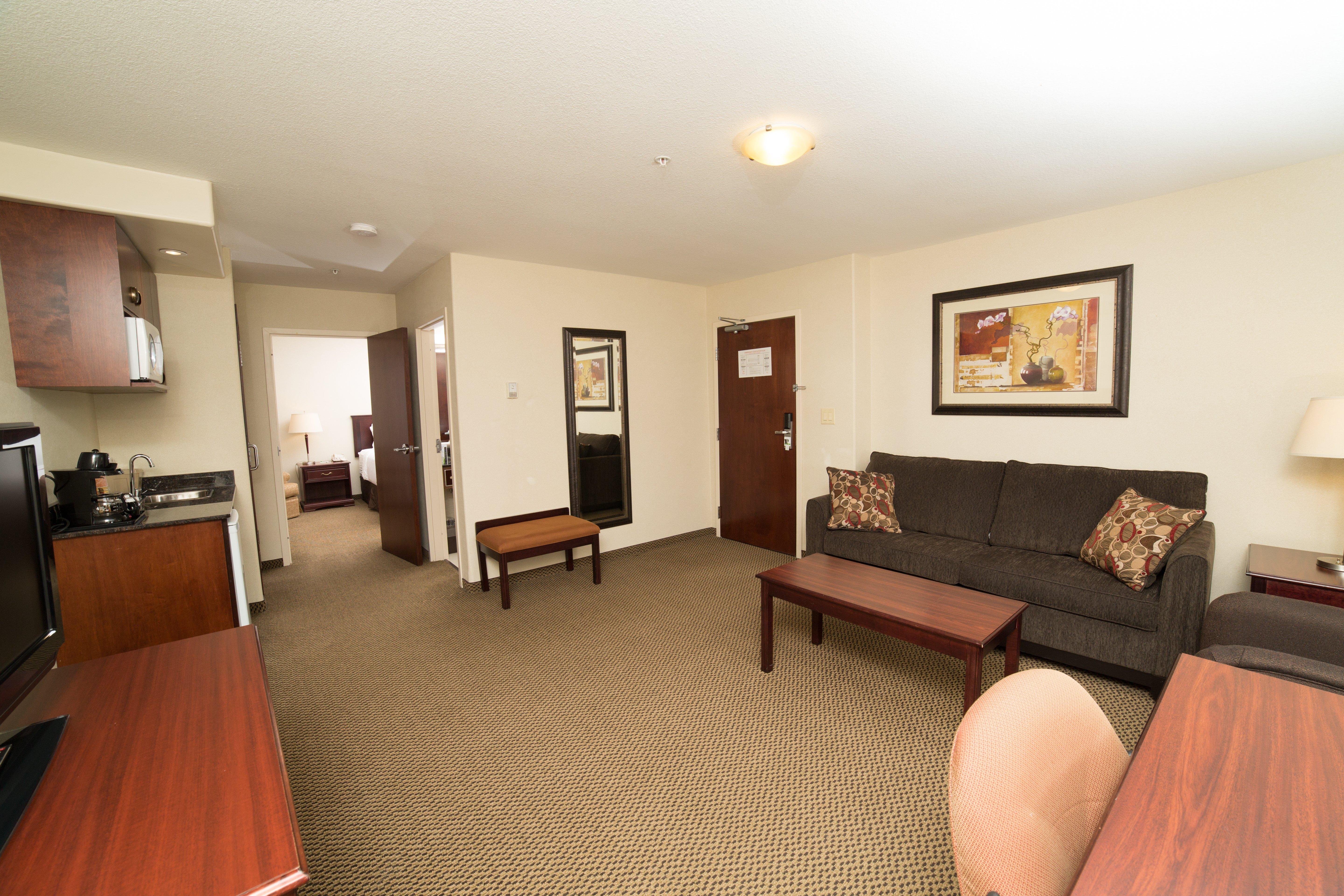 Holiday Inn & Suites Lloydminster By Ihg Bagian luar foto