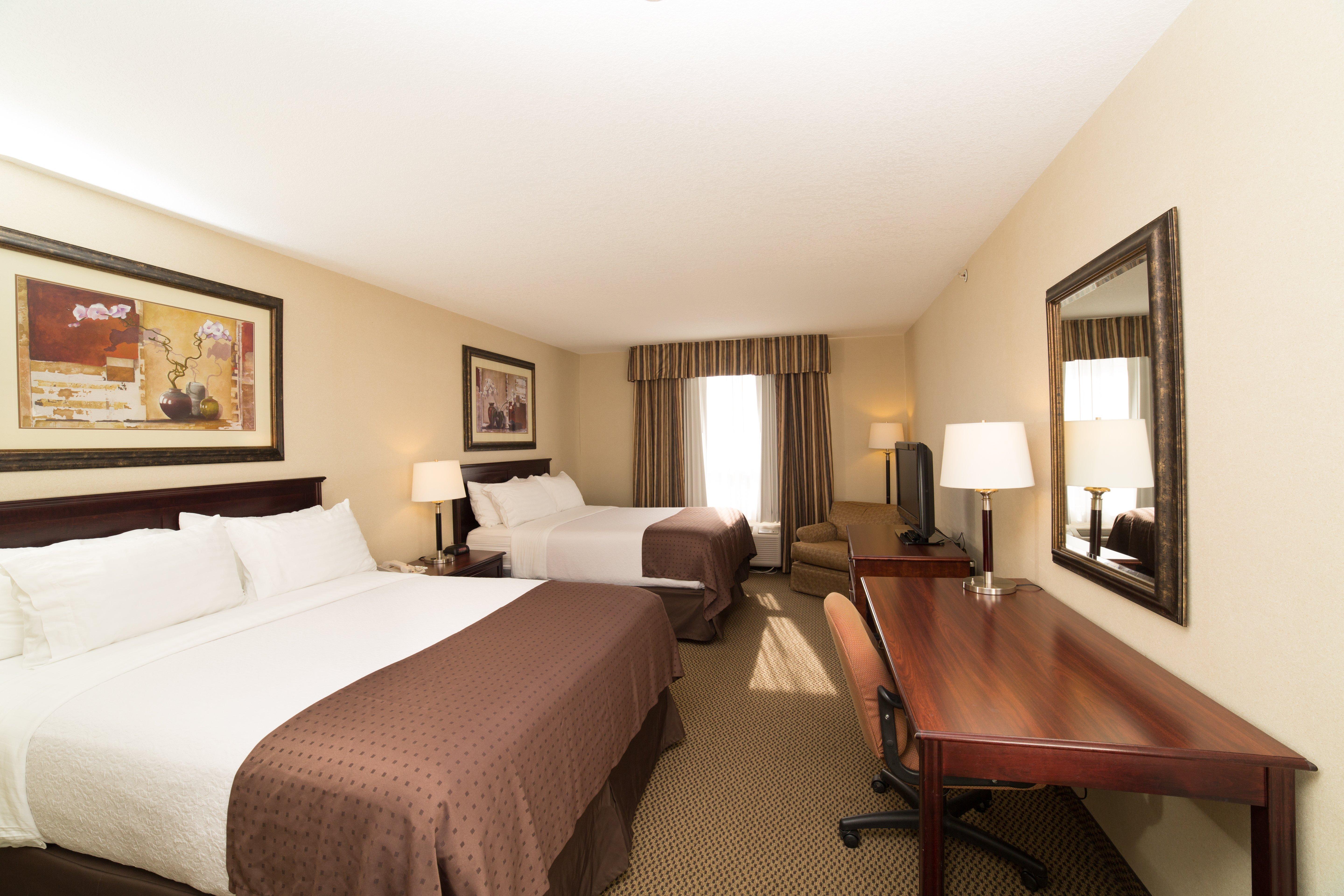 Holiday Inn & Suites Lloydminster By Ihg Bagian luar foto