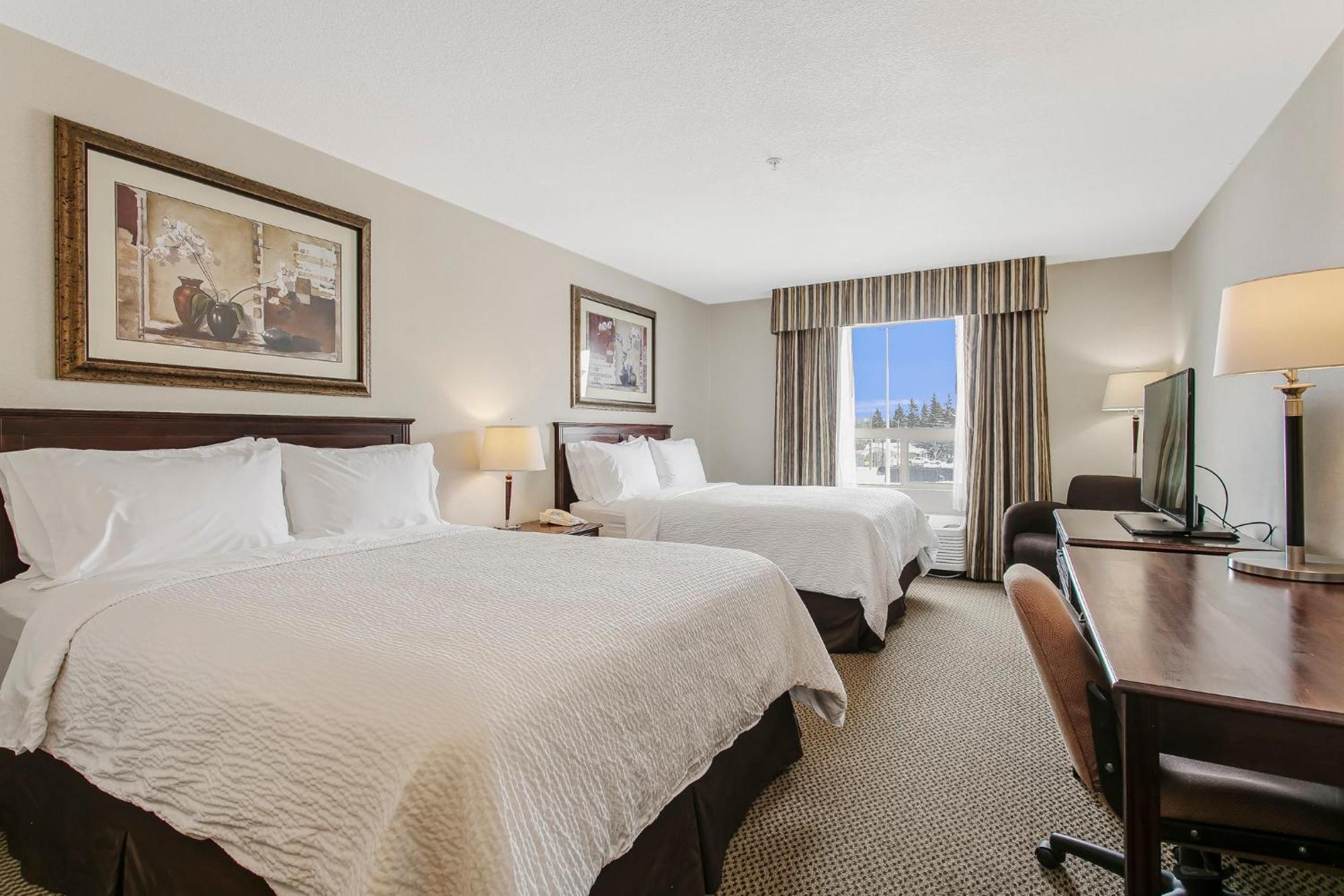 Holiday Inn & Suites Lloydminster By Ihg Bagian luar foto